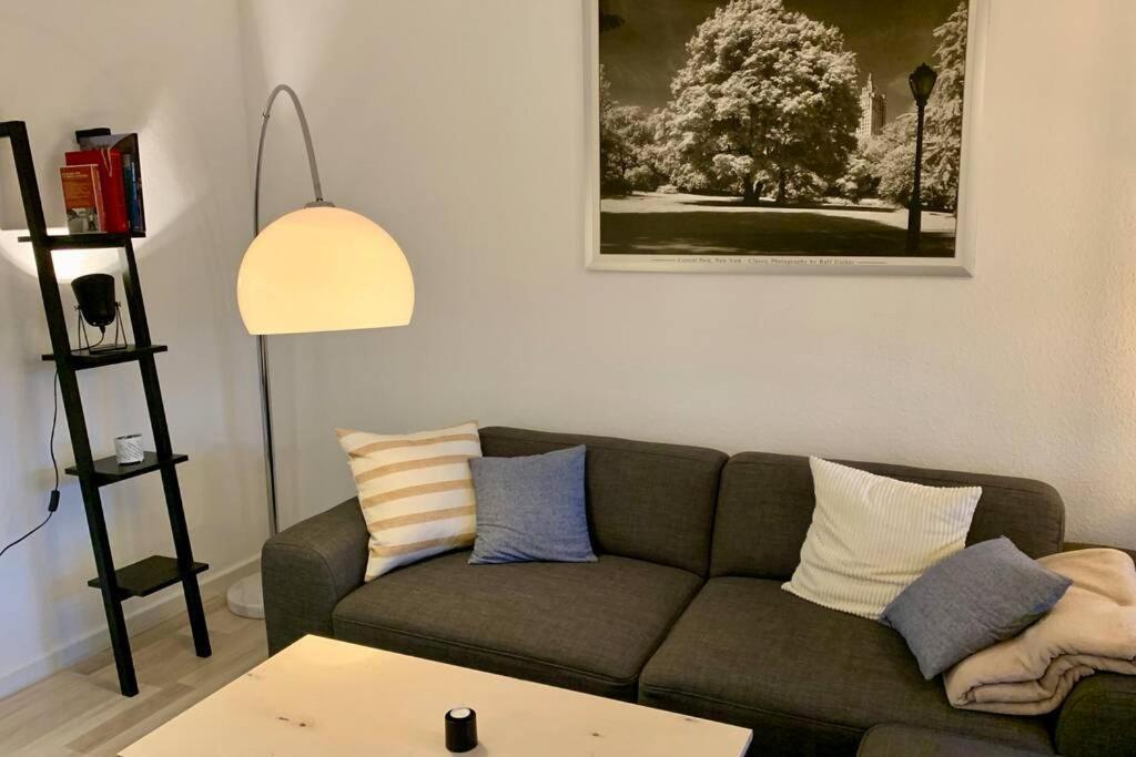 'Das Kleine Feine' - Ruhige, Helle Ferienwohnung Mit Parkplatz Und Balkon Pforzheim Exterior photo