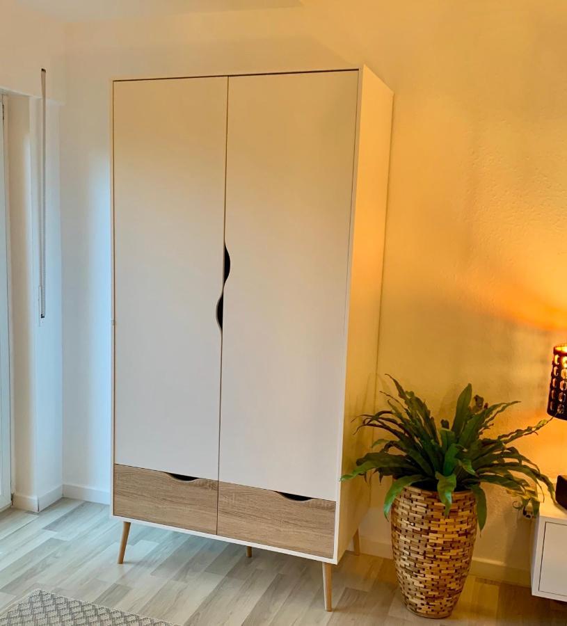 'Das Kleine Feine' - Ruhige, Helle Ferienwohnung Mit Parkplatz Und Balkon Pforzheim Exterior photo
