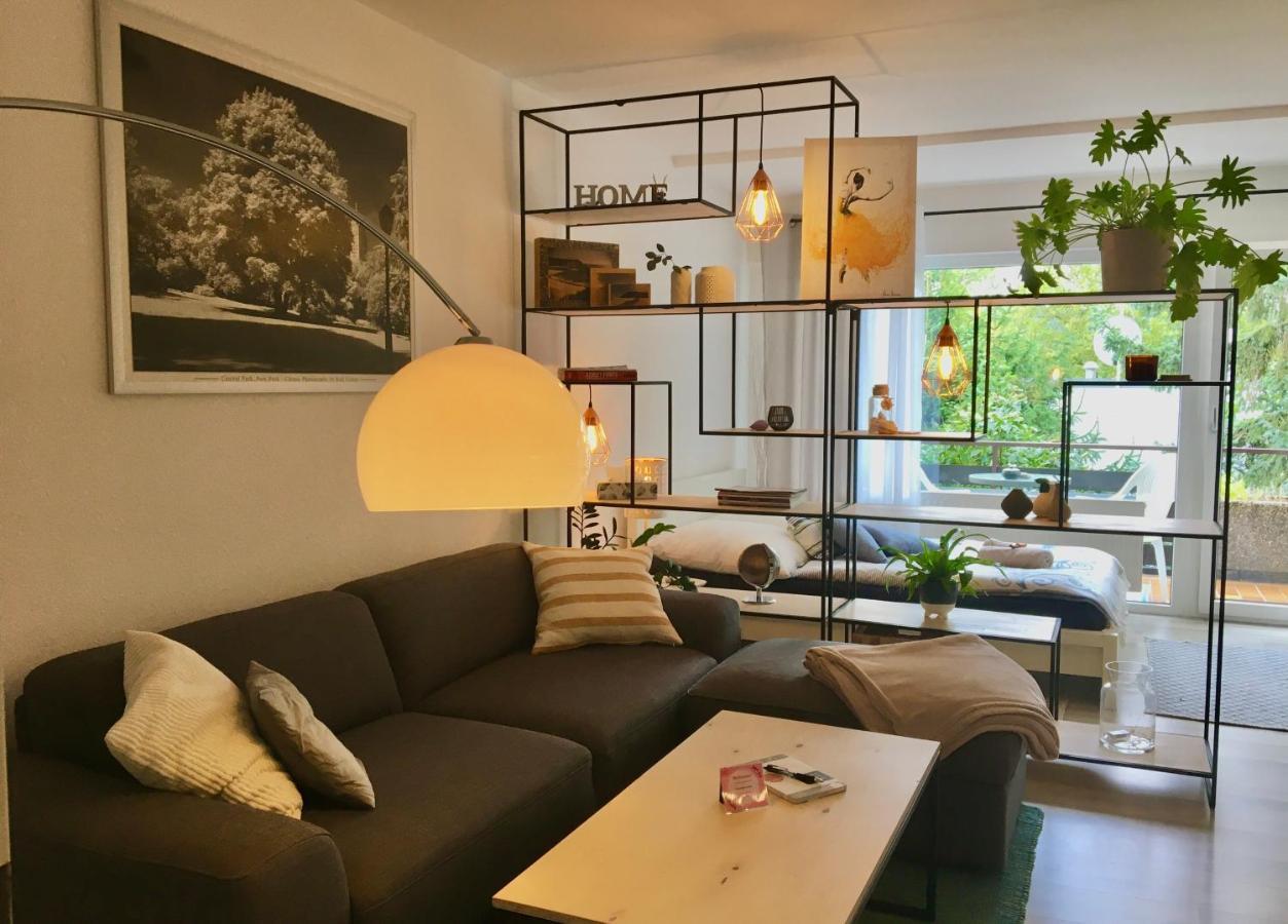 'Das Kleine Feine' - Ruhige, Helle Ferienwohnung Mit Parkplatz Und Balkon Pforzheim Exterior photo