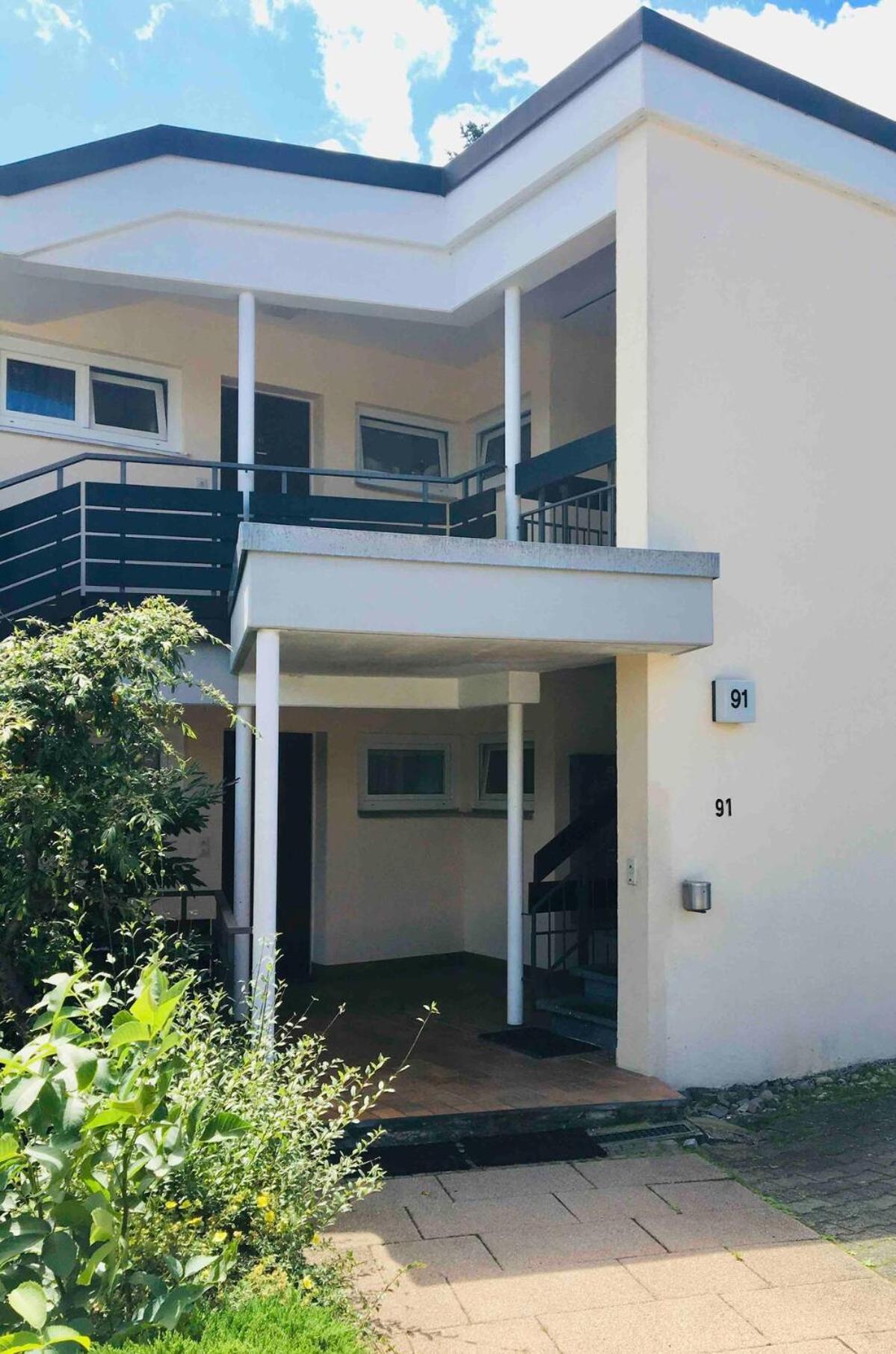 'Das Kleine Feine' - Ruhige, Helle Ferienwohnung Mit Parkplatz Und Balkon Pforzheim Exterior photo