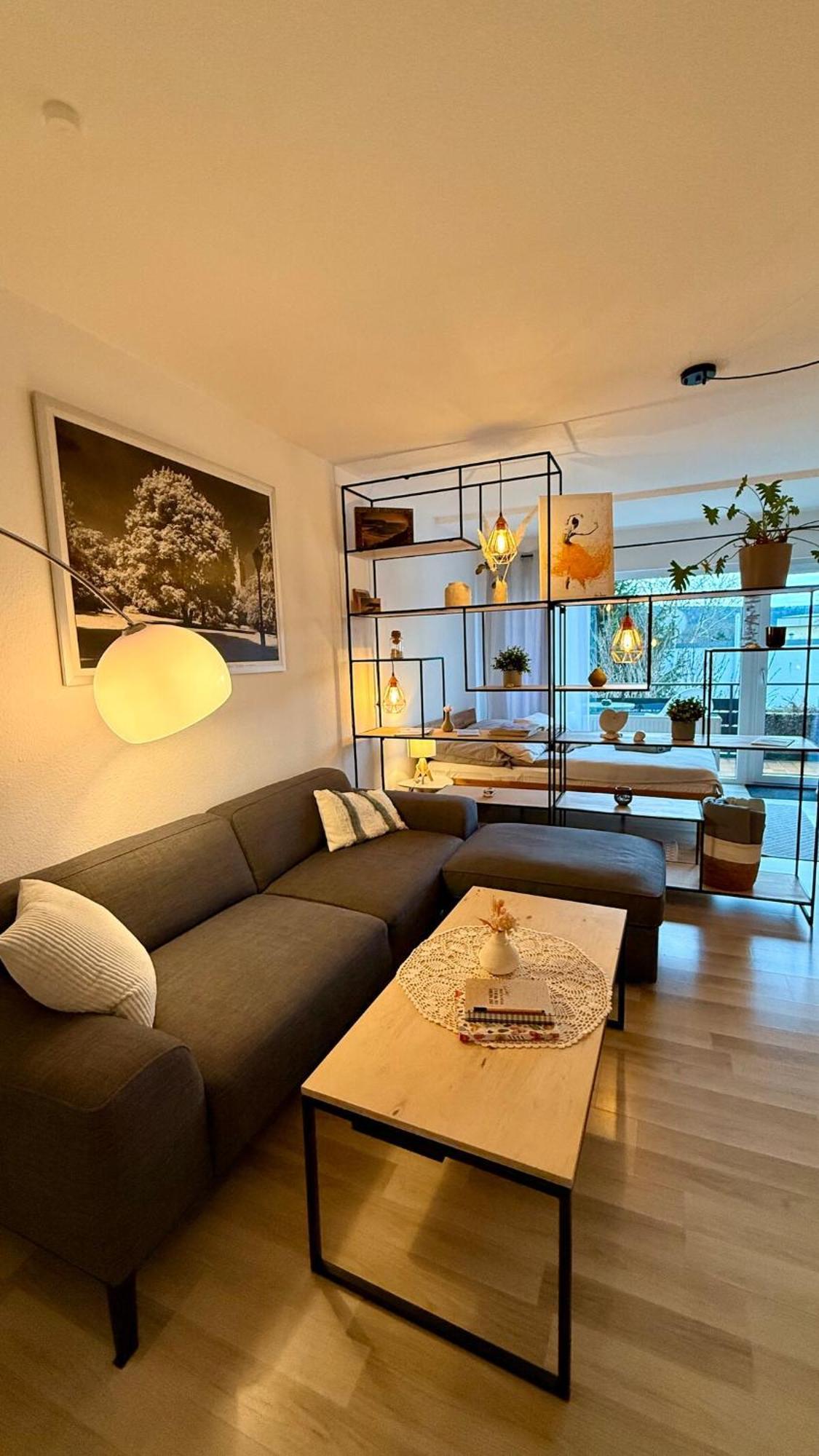 'Das Kleine Feine' - Ruhige, Helle Ferienwohnung Mit Parkplatz Und Balkon Pforzheim Exterior photo